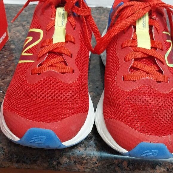 UNISEX New Balance FuelCore Reveal Sneakers...SIZE 1 - Picture 4 of 10